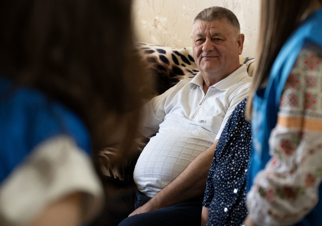 Este hombre y su esposa son uno de los muchos moldavos que han acogido a refugiados de Ucrania.